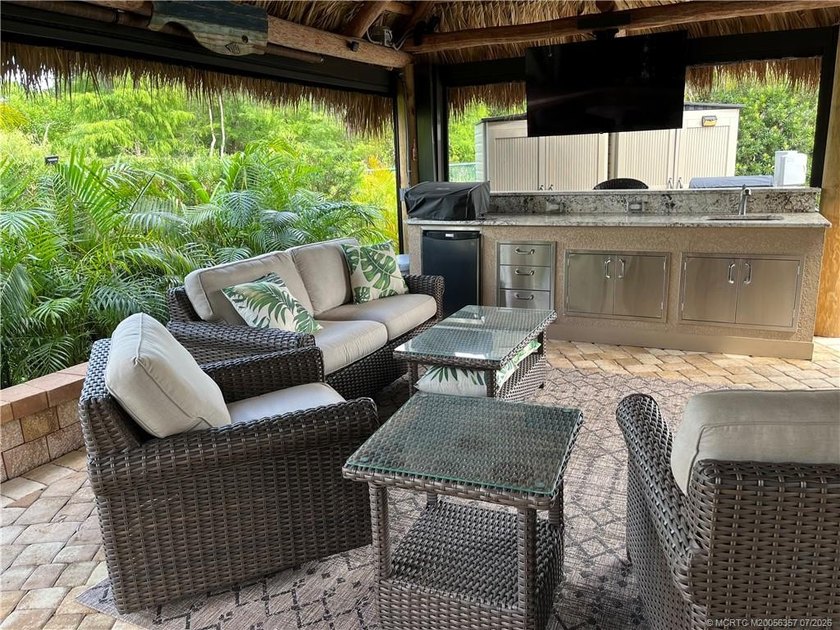 Backing onto a tranquil nature preserve, this beautifully - photo 7