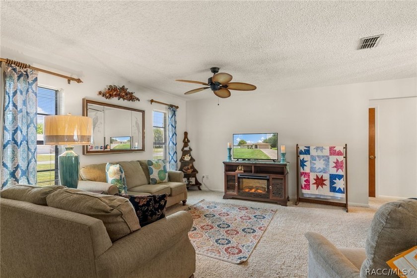 You'll be delighted with this well-maintained, one-owner - photo 8