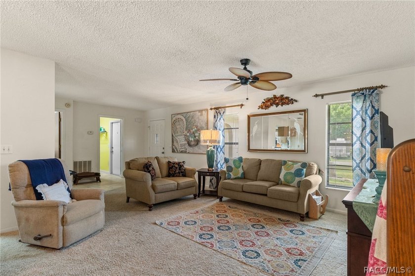 You'll be delighted with this well-maintained, one-owner - photo 9