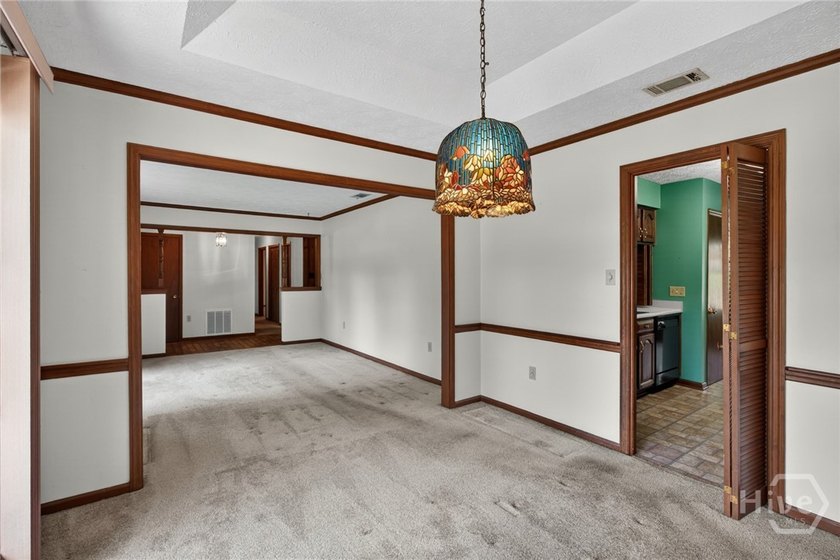 Classic brick ranch in the desirable Old Mill neighborhood off - photo 8