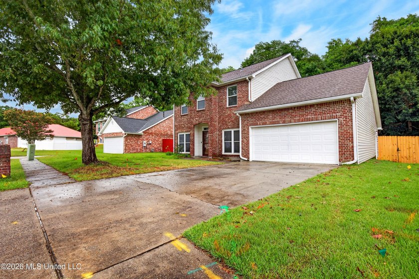 Welcome to 874 Ellington Drive in the highly desirable Popps - photo 3