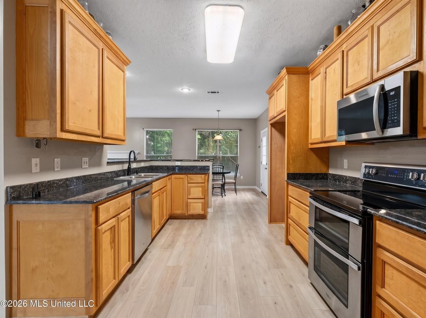 Welcome to 874 Ellington Drive in the highly desirable Popps - photo 10