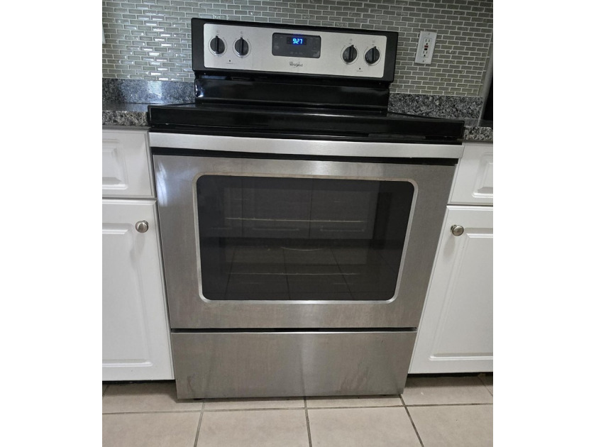 Affordable and move in ready! Charming 2-bedroom, 2-bath condo - photo 17