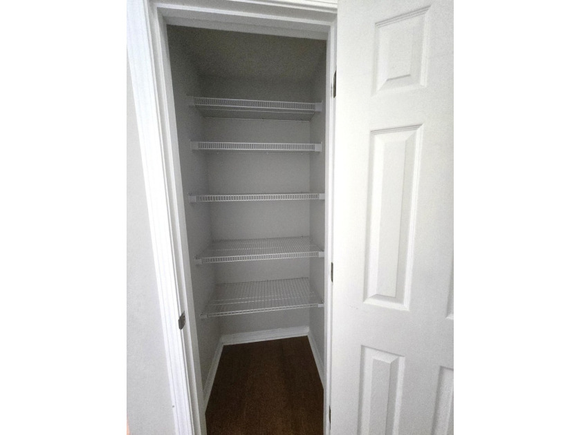 Affordable and move in ready! Charming 2-bedroom, 2-bath condo - photo 25