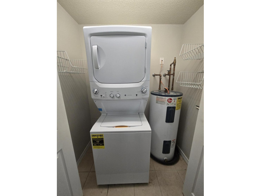 Affordable and move in ready! Charming 2-bedroom, 2-bath condo - photo 26