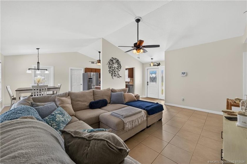 Welcome to the highly desirable Indian River Estates! This - photo 6