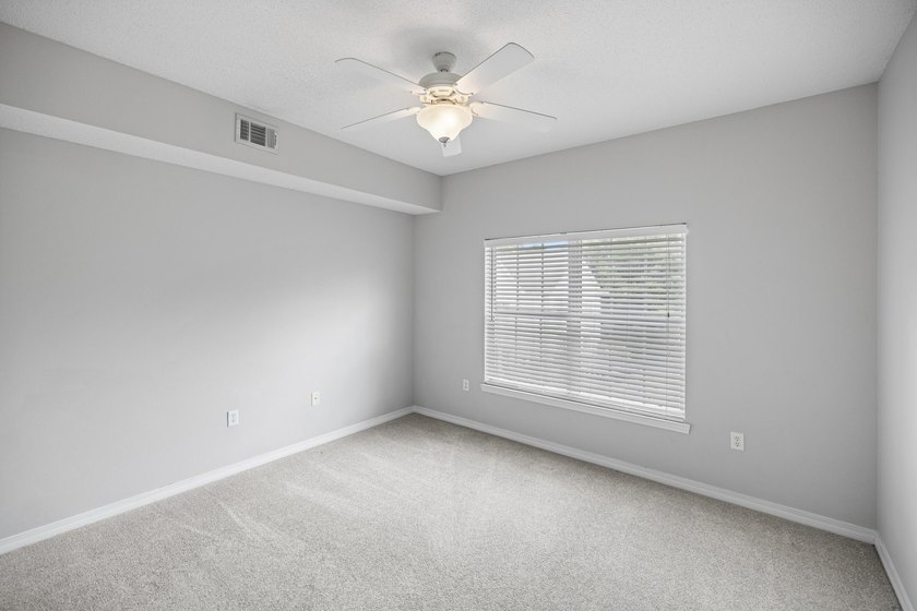 Affordable and move in ready! Charming 2-bedroom, 2-bath condo - photo 30