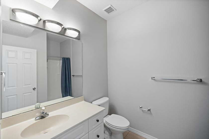 Affordable and move in ready! Charming 2-bedroom, 2-bath condo - photo 33