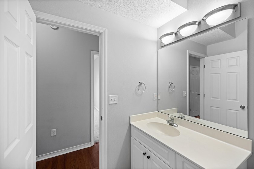 Affordable and move in ready! Charming 2-bedroom, 2-bath condo - photo 34