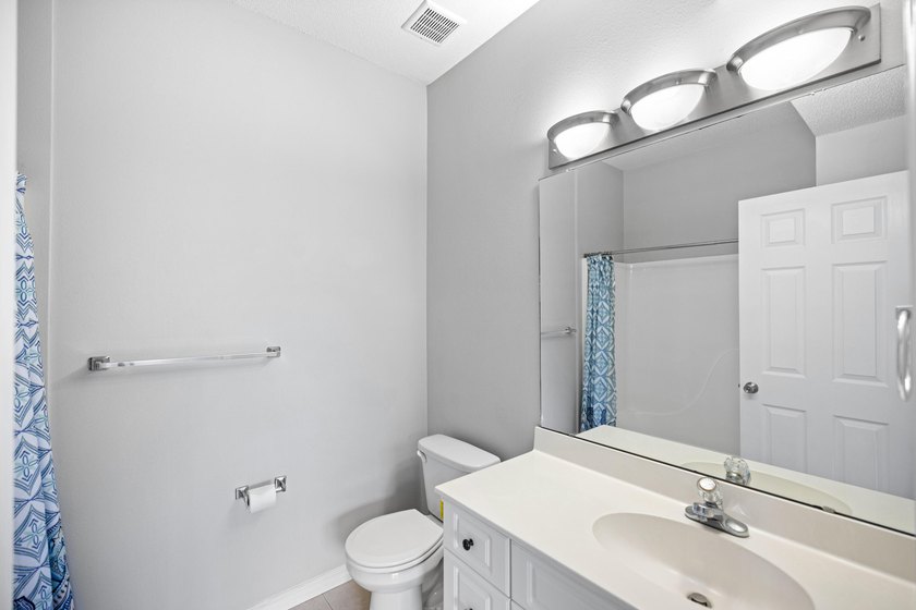 Affordable and move in ready! Charming 2-bedroom, 2-bath condo - photo 39
