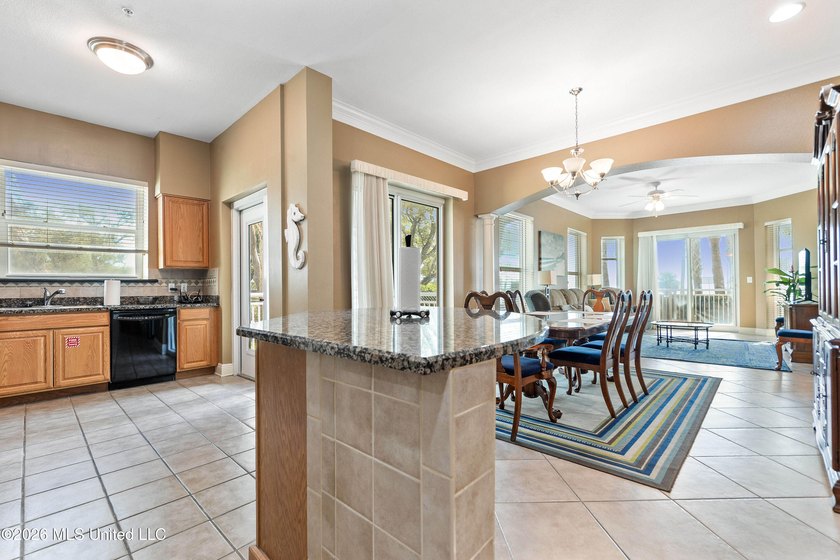 : BEAUTIFUL AND UNIQUE GROUND FLOOR CORNER END UNIT CONDOMINIUM - photo 9
