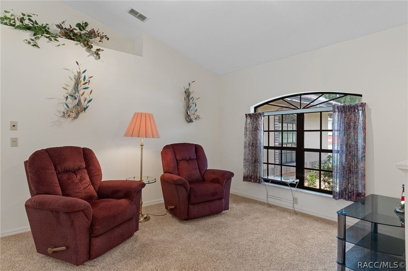 Citrus Hills - Canterbury Lake Estates - Immaculately maintained - photo 7