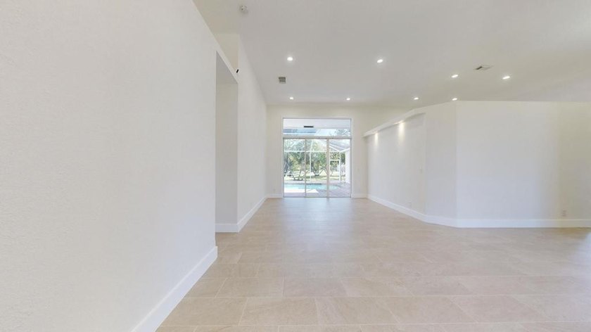 SELLER FINANCING OR LEASE OPTION AVAILABLE! Stunning Lakeview - photo 8