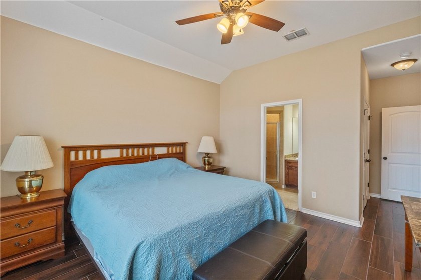 Beautifully designed one-story home in desirable Northwest - photo 18
