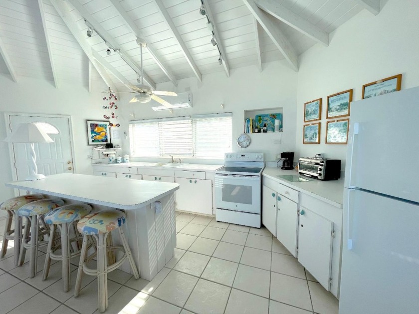 This 3 3-bedroom/3-bathroom home is located right on the - photo 8