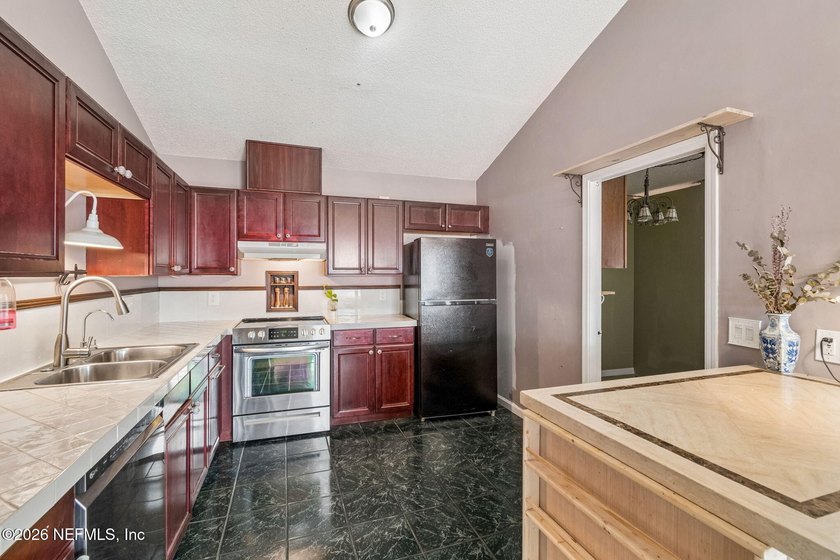 Just minutes from NAS Jacksonville, this private detached home - photo 6