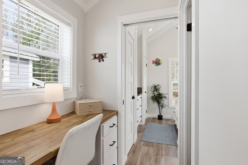 Simple living meets modern comfort in this Wayah model tiny home - photo 14