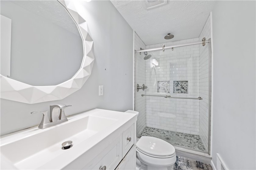 Lovingly maintained split-level in Greece! From the moment you - photo 15