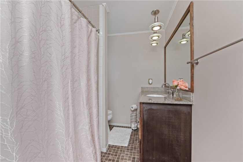Lovingly maintained split-level in Greece! From the moment you - photo 18