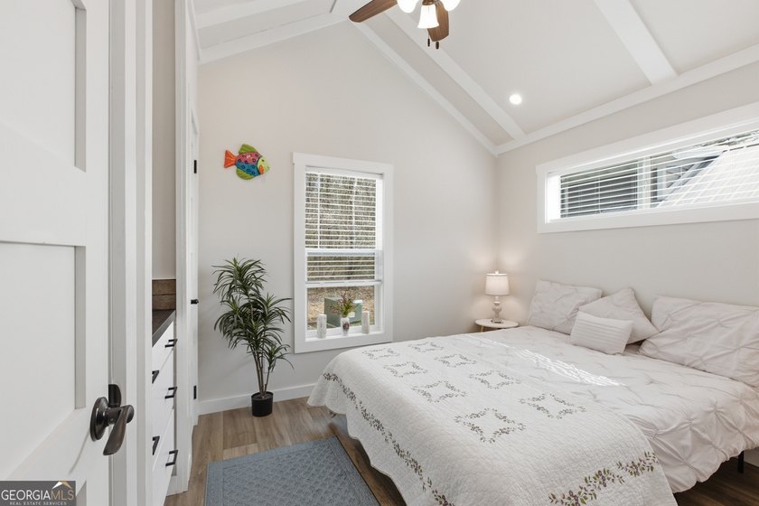 Simple living meets modern comfort in this Wayah model tiny home - photo 19