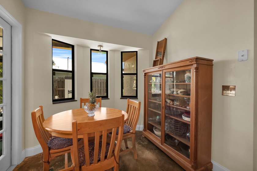 Beautifully maintained 3-bedroom, 2-bathroom, 1-car garage home - photo 12