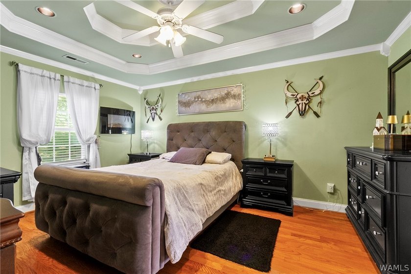 Welcome to this stunning 4-bedroom, 3-bathroom home designed for - photo 17