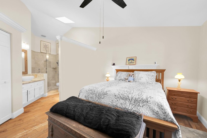 Beautifully maintained 3-bedroom, 2-bathroom, 1-car garage home - photo 18