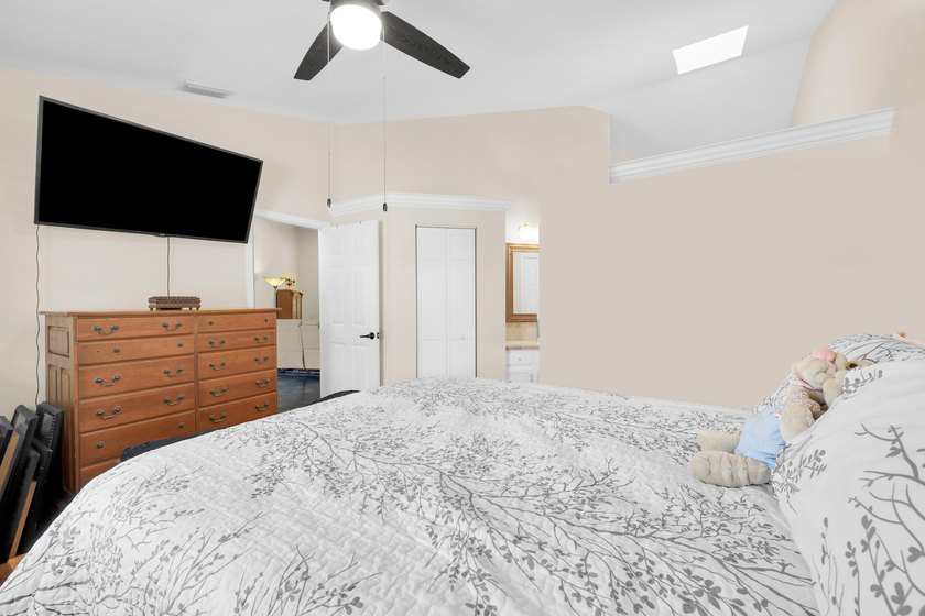 Beautifully maintained 3-bedroom, 2-bathroom, 1-car garage home - photo 22
