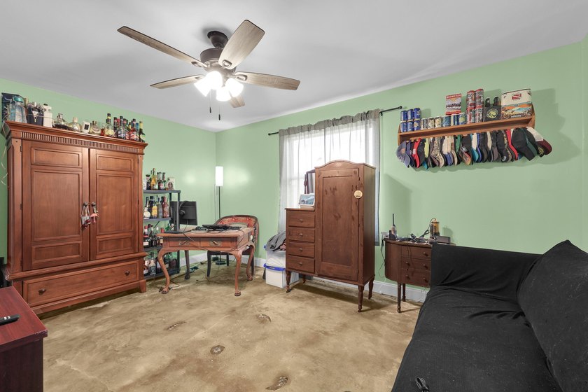 Beautifully maintained 3-bedroom, 2-bathroom, 1-car garage home - photo 24