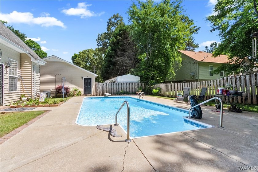 Welcome to this stunning 4-bedroom, 3-bathroom home designed for - photo 24