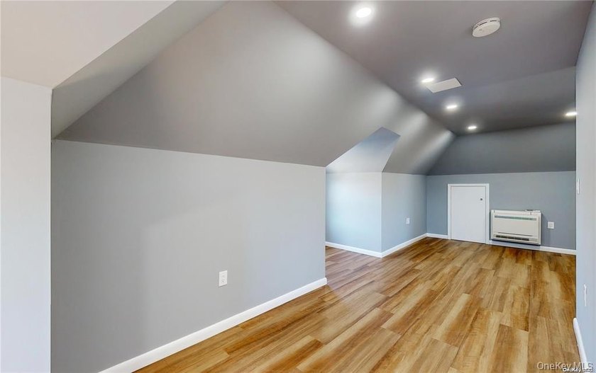 Beautiful Legal Two-Family Home, Also Works Seamlessly As A - photo 26
