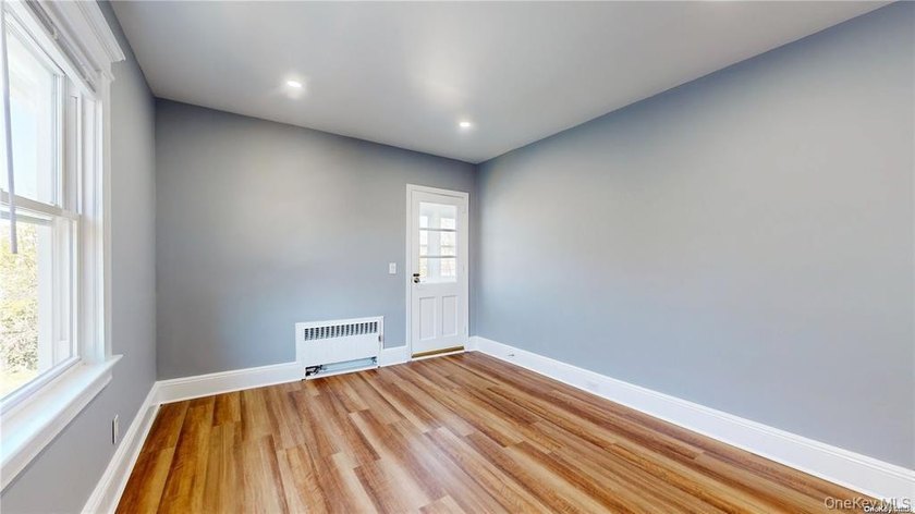 Beautiful Legal Two-Family Home, Also Works Seamlessly As A - photo 28