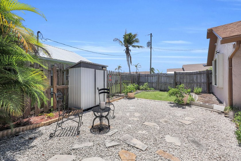 Beautifully maintained 3-bedroom, 2-bathroom, 1-car garage home - photo 33