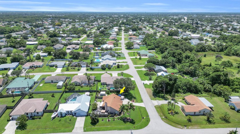 Beautifully maintained 3-bedroom, 2-bathroom, 1-car garage home - photo 41