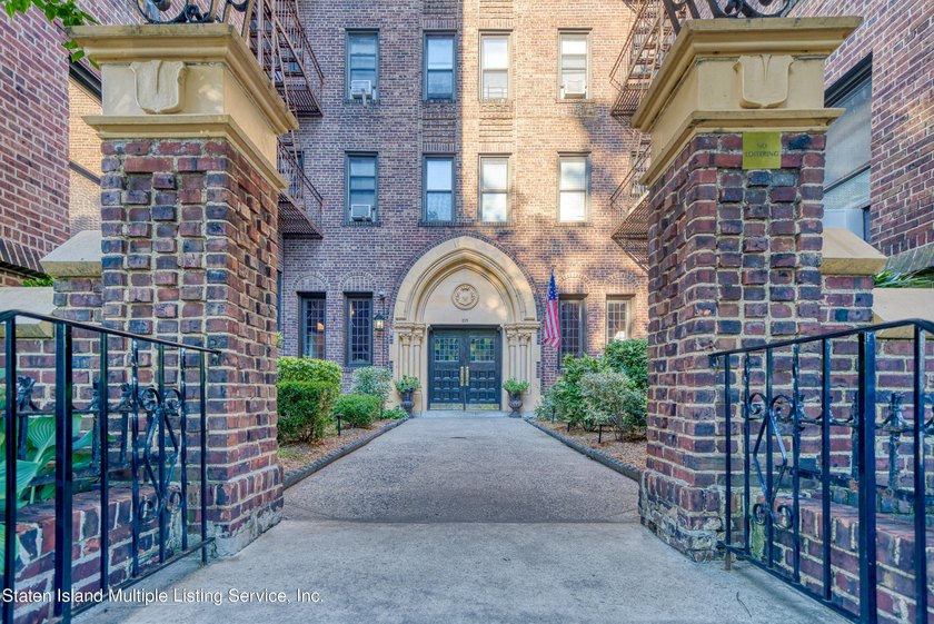 This renovated move in ready 2 bedroom, 2 bath is one of the - photo 2