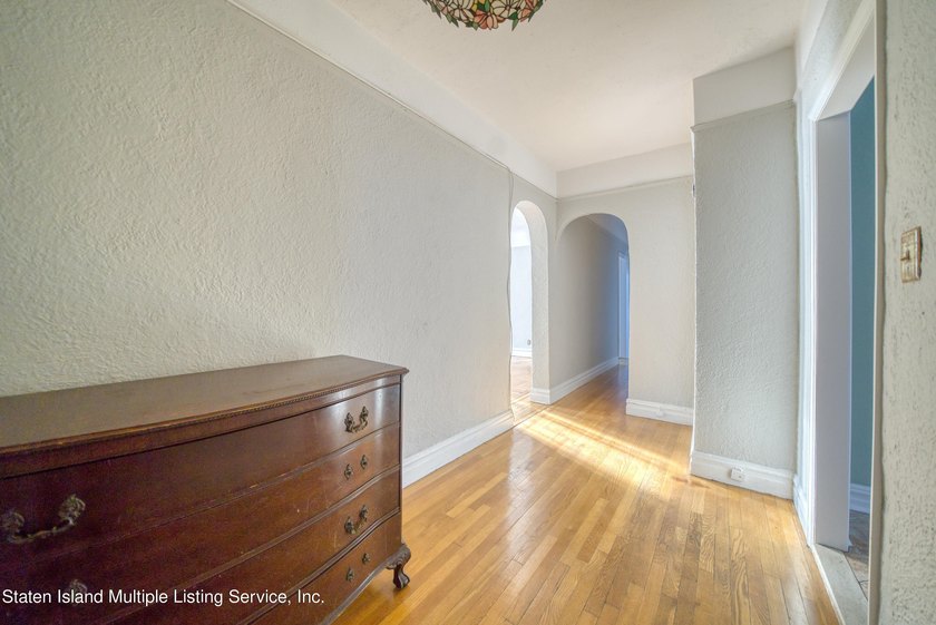 This renovated move in ready 2 bedroom, 2 bath is one of the - photo 4