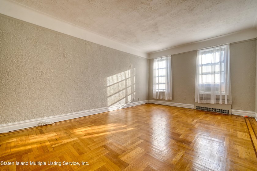 This renovated move in ready 2 bedroom, 2 bath is one of the - photo 9