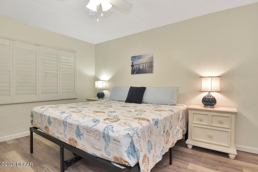 Motivated Seller! Bring an offer! FULLY FURNISHED 1ST FLOOR - photo 11