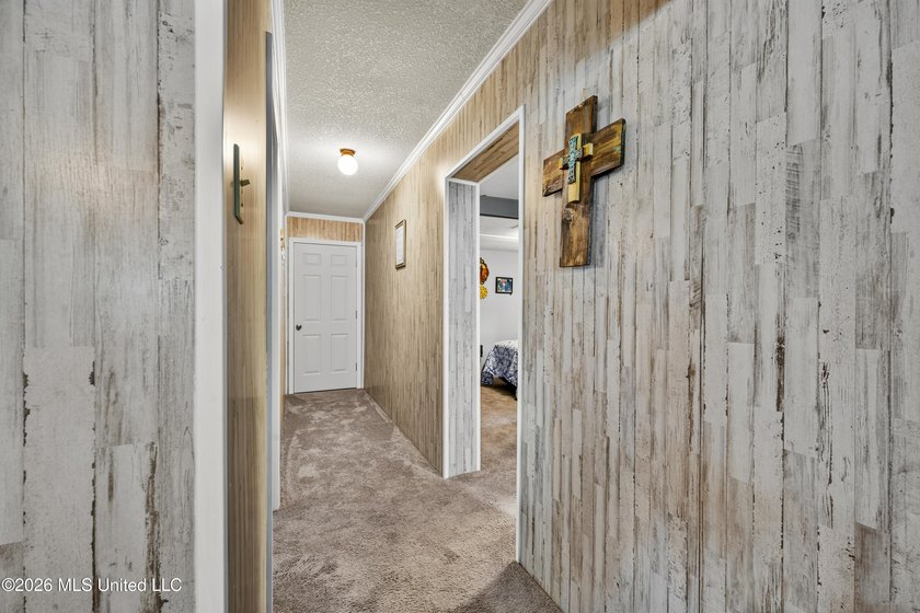 Charming 2-bedroom, 1-bath cottage in the highly sought-after - photo 10
