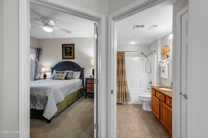Beautifully furnished coastal condo with stunning views and - photo 10