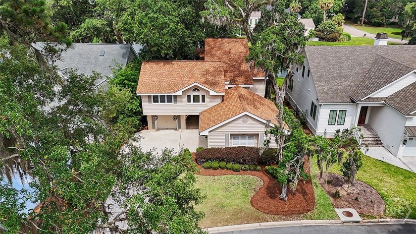 Welcome to *The Tree House* - a truly one-of-a-kind home nestled - photo 2