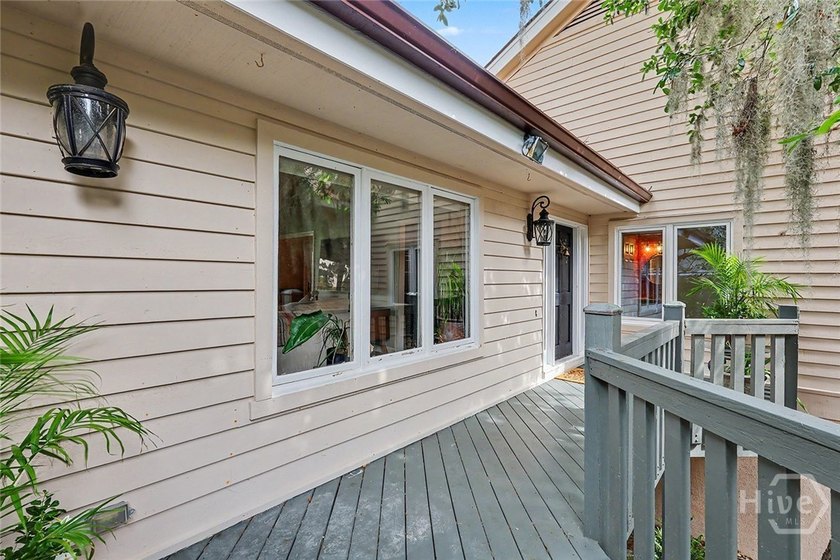 Welcome to *The Tree House* - a truly one-of-a-kind home nestled - photo 6