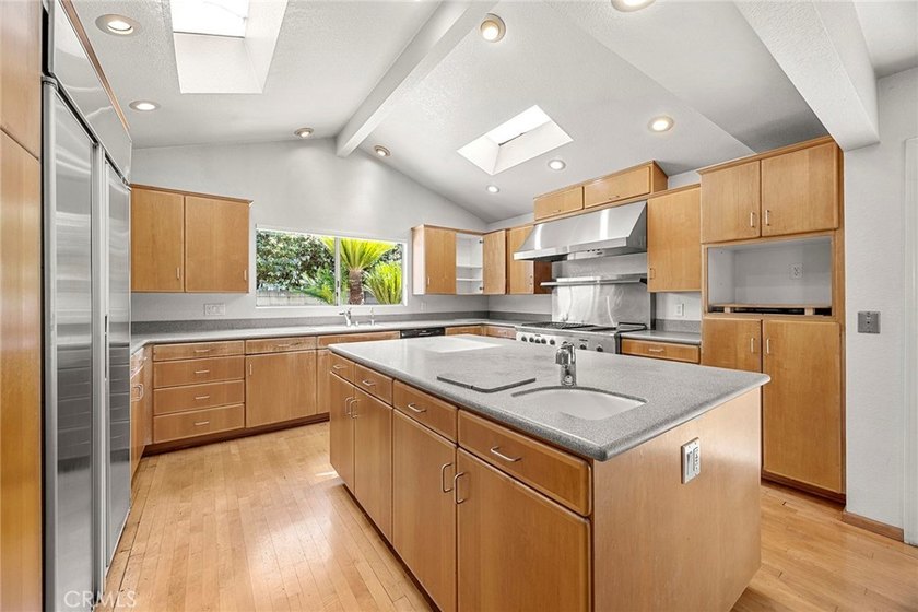 A value packed multi-generational residence awaits, set within a - photo 11