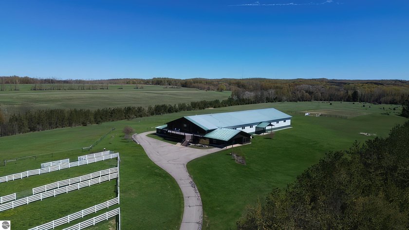 Discover one of Northern Michigan's most remarkable properties: - photo 14