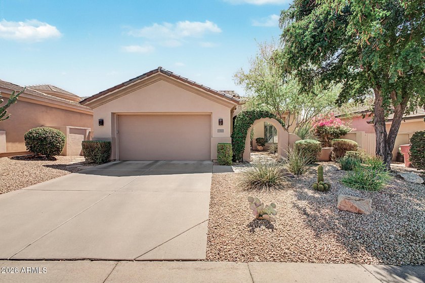 Stunning Remodeled Home Situated on a prime lot in Halcon at - photo 2