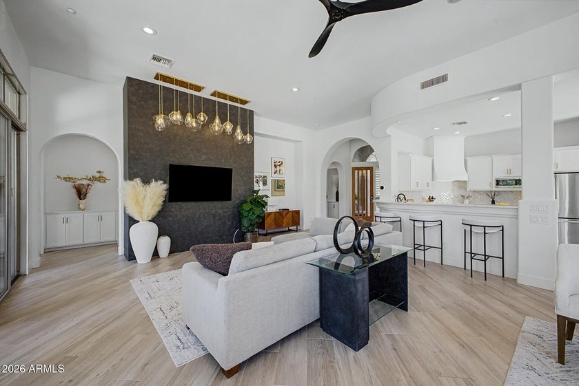 Stunning Remodeled Home Situated on a prime lot in Halcon at - photo 7