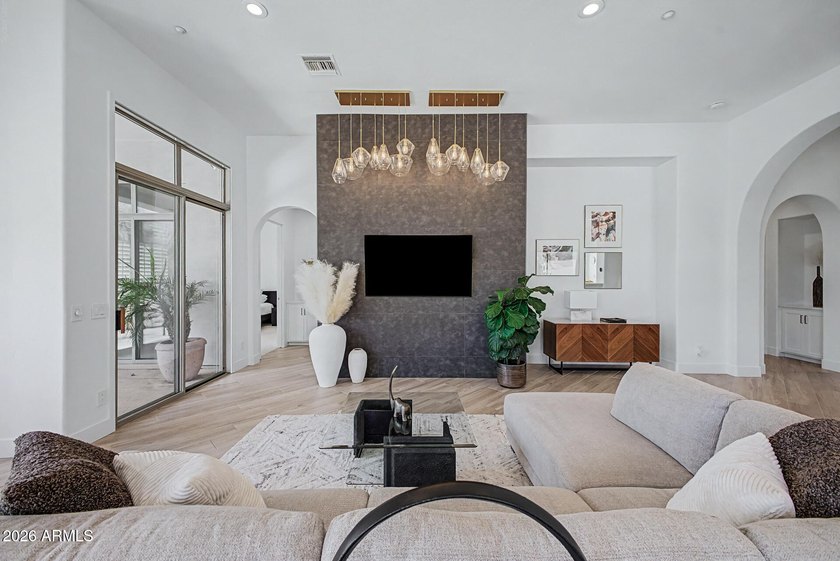 Stunning Remodeled Home Situated on a prime lot in Halcon at - photo 8