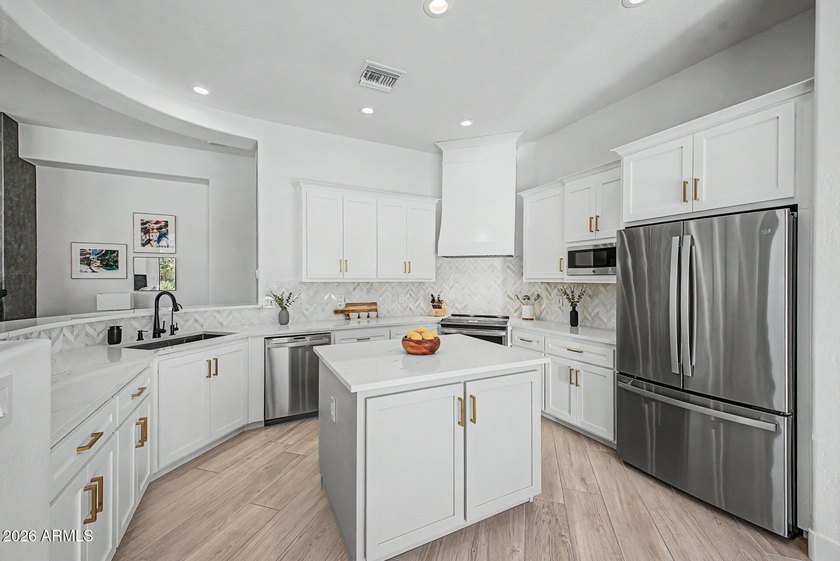 Stunning Remodeled Home Situated on a prime lot in Halcon at - photo 10