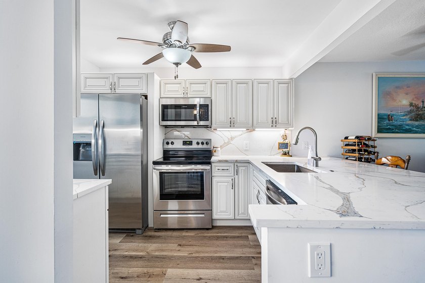 Enjoy breathtaking views of the Hillsboro River and natural - photo 10