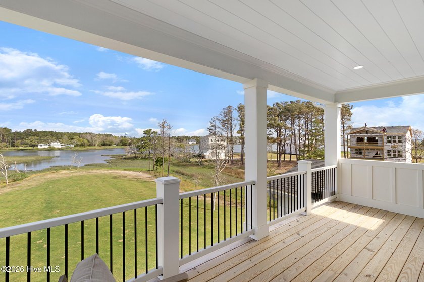 This expansive six-bedroom, six-bathroom estate in The Peninsula - photo 44